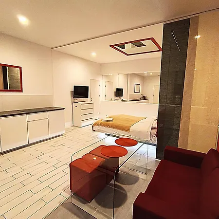 Mirror Apartments-3